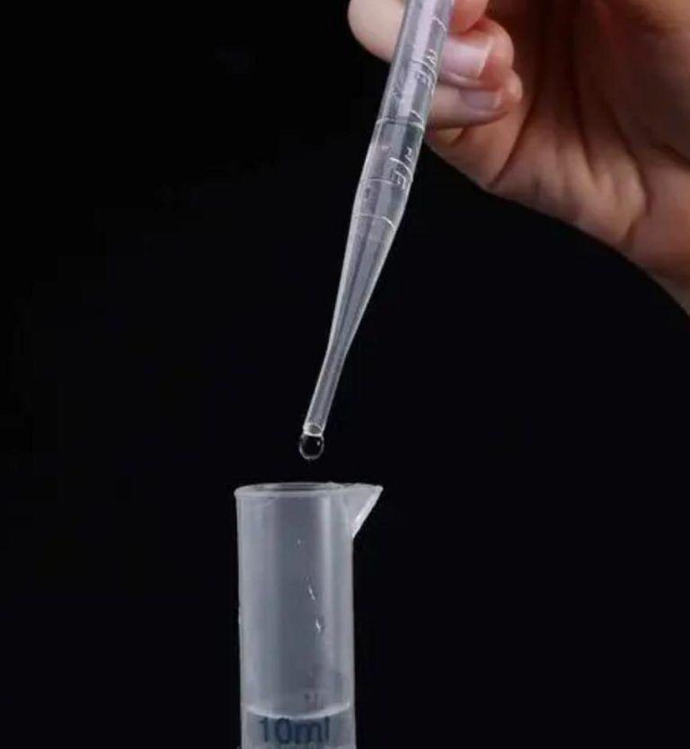 Disposable or Reusable? Choosing the Right Serological Pipettes Scopelab