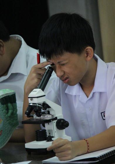 Monocular microscope for students